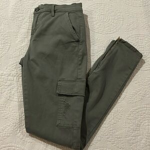 Frame Le Service Skinny Denim Army Green Cargo distressed.  low rise. Size 26
